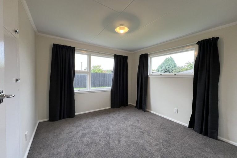 Photo of property in 5 Shirldale Place, Avonhead, Christchurch, 8042