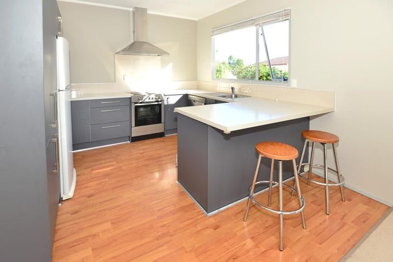 Photo of property in 8 Grenadine Place, Unsworth Heights, Auckland, 0632