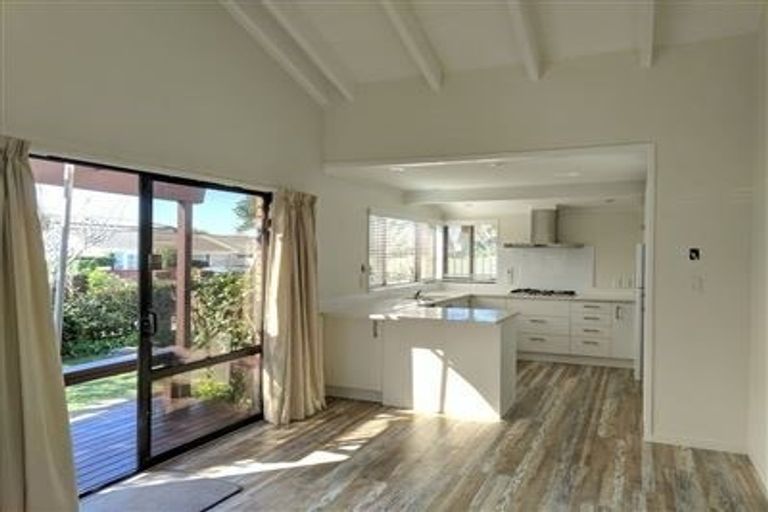 Photo of property in 1/13 Frater Avenue, Milford, Auckland, 0620