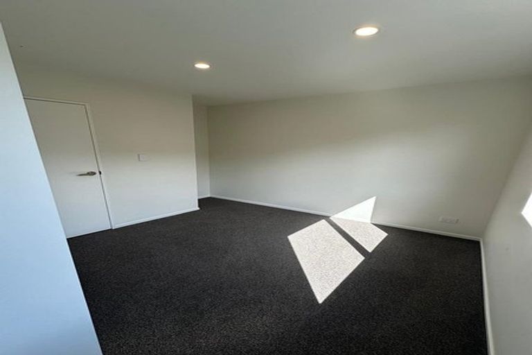 Photo of property in 2/327 Glengarry Road, Glen Eden, Auckland, 0602