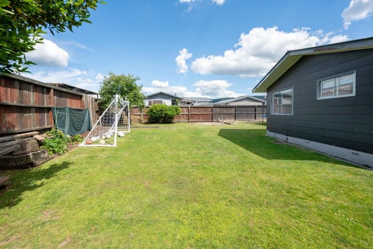 Photo of property in 9 Thackeray Place, Owhata, Rotorua, 3010