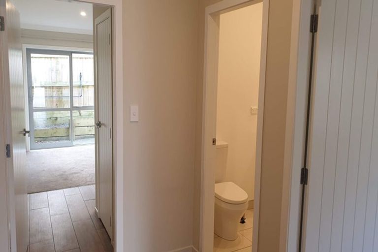 Photo of property in 9/19 Collins Avenue, Tawa, Wellington, 5028