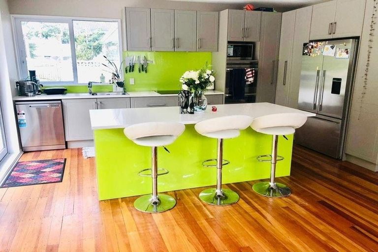 Photo of property in 11 Morgan Place, Tawa, Wellington, 5028