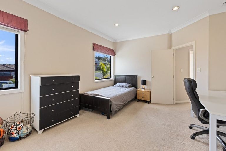 Photo of property in 10 Ascot Way, Orewa, 0931