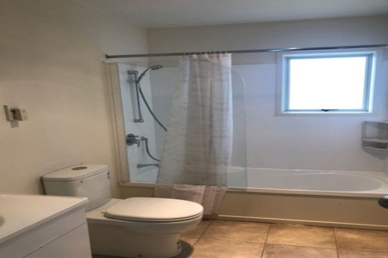 Photo of property in 19 Meridian Court, Oteha, Auckland, 0632