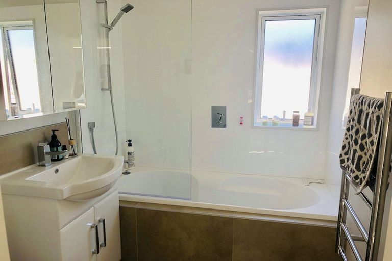 Photo of property in 61 Divide Loop, Takanini, 2112