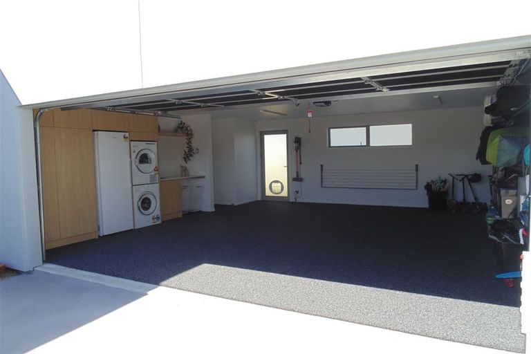 Photo of property in 16 Ngaroma Crescent, Whitianga, 3510