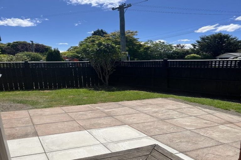 Photo of property in 16 Joyce Crescent, Ilam, Christchurch, 8041