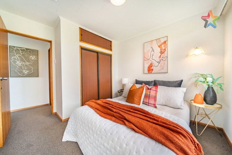 Photo of property in 89 Miromiro Road, Normandale, Lower Hutt, 5010