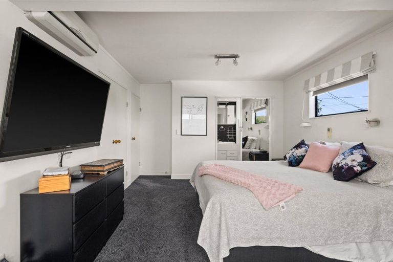 Photo of property in 8 Devon Street, Taradale, Napier, 4112