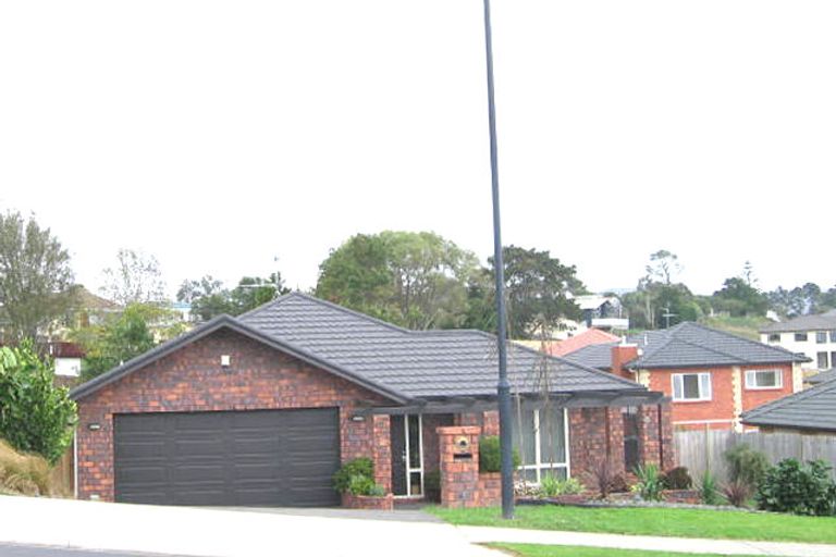 Photo of property in 4 Lake Panorama Drive, Henderson, Auckland, 0612