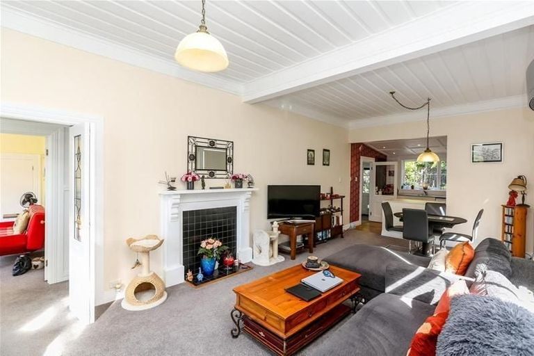 Photo of property in 18 Bracken Street, New Plymouth, 4310