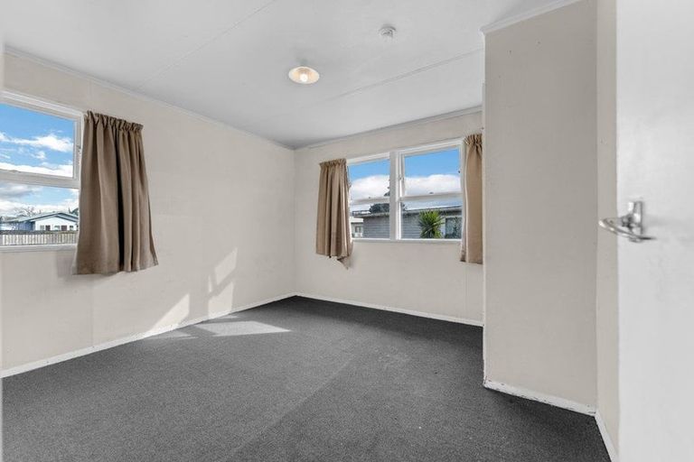 Photo of property in 76 Cambridge Terrace, Papatoetoe, Auckland, 2025