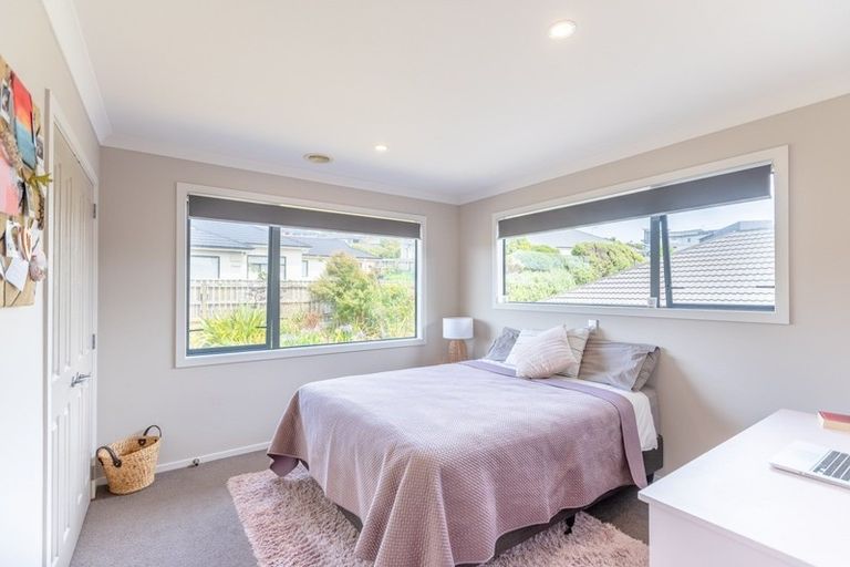 Photo of property in 12 Aotea Drive, Aotea, Porirua, 5024
