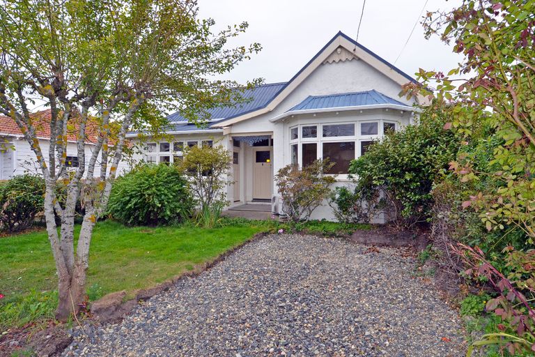 Photo of property in 17 West Avenue, Saint Clair, Dunedin, 9012