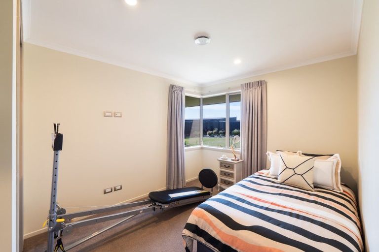 Photo of property in 65 Oteramika Road, Rockdale, Invercargill, 9812