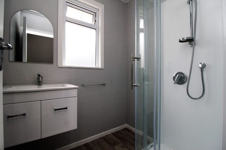 Photo of property in 59a Seaview Road, Marfell, New Plymouth, 4310