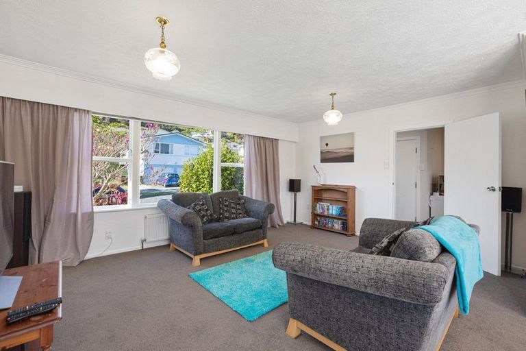 Photo of property in 12 Lupin Terrace, Tawa, Wellington, 5028