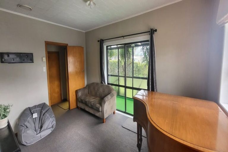 Photo of property in 10 Grierson Place, Pukekohe, 2120