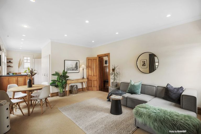 Photo of property in 15 Herald Terrace, Berhampore, Wellington, 6023