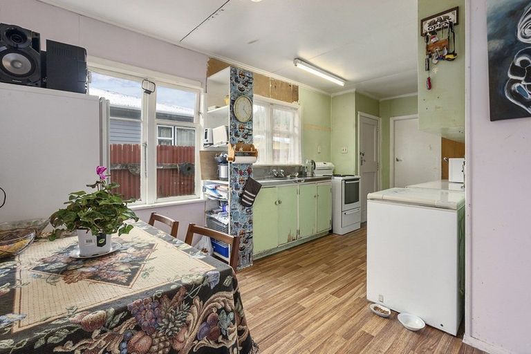 Photo of property in 59 Peel Place, Wainuiomata, Lower Hutt, 5014