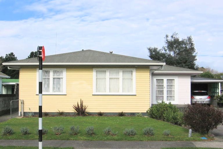 Photo of property in 39 Parkland Crescent, Terrace End, Palmerston North, 4410