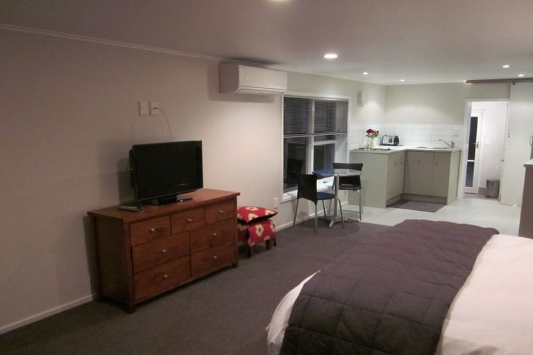 Photo of property in 104 Washington Avenue, Brooklyn, Wellington, 6021