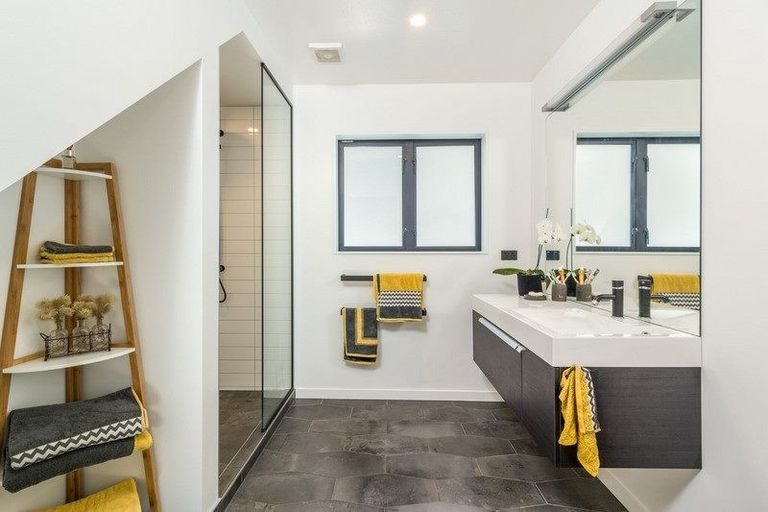 Photo of property in 313 Lake Terrace Road, Shirley, Christchurch, 8061