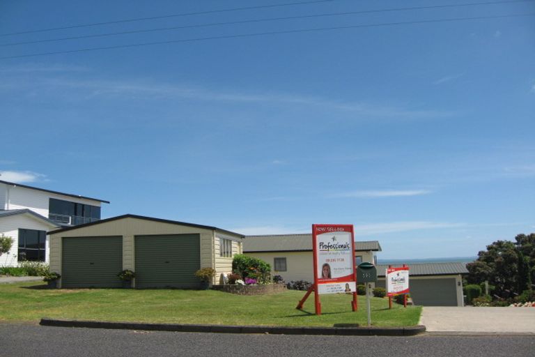 Photo of property in 49a Torkar Road, Clarks Beach, 2122