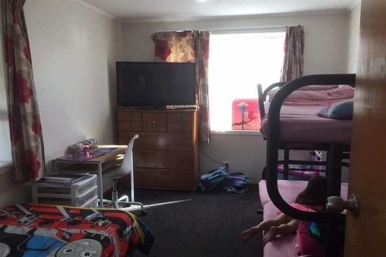 Photo of property in 31a Hinerau Street, Henderson, Auckland, 0612