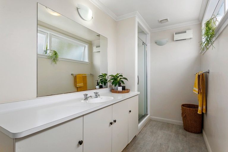 Photo of property in 42 Chaucer Street, Leamington, Cambridge, 3432