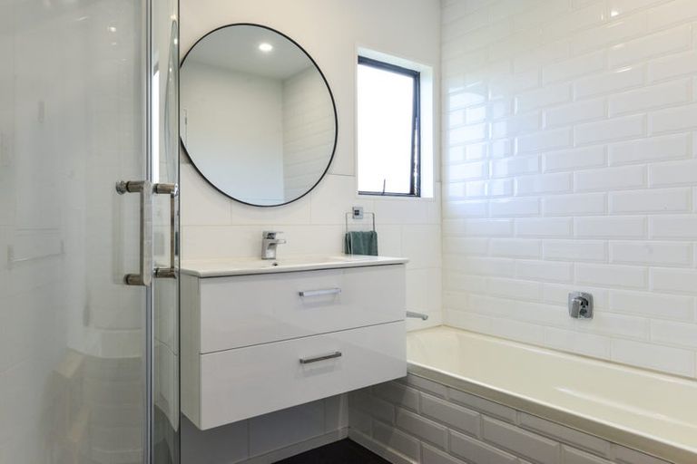 Photo of property in 19 Northview Lane, Nawton, Hamilton, 3200