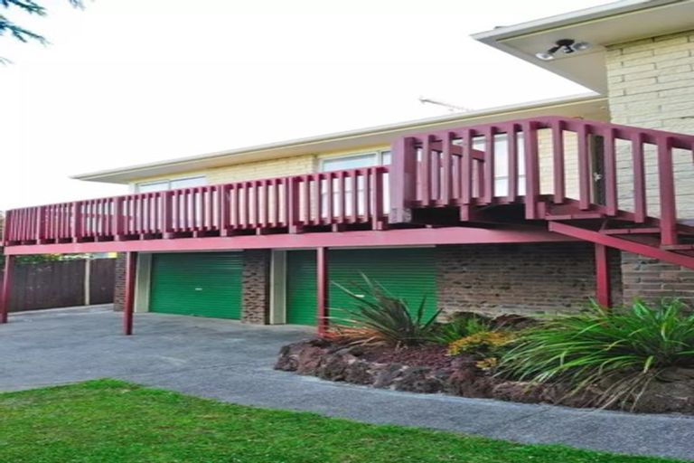 Photo of property in 27 Fitzwater Place, Henderson, Auckland, 0612