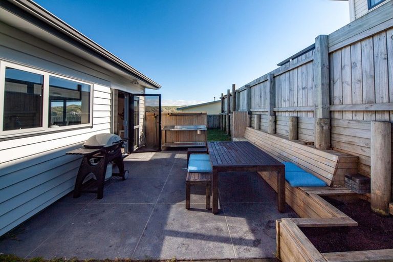 Photo of property in 187 Mark Avenue, Grenada Village, Wellington, 6037