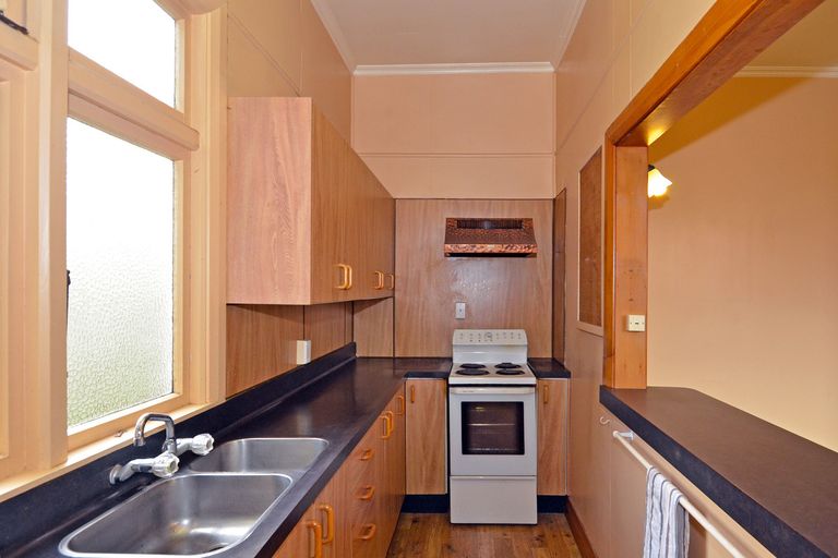 Photo of property in 17 West Avenue, Saint Clair, Dunedin, 9012