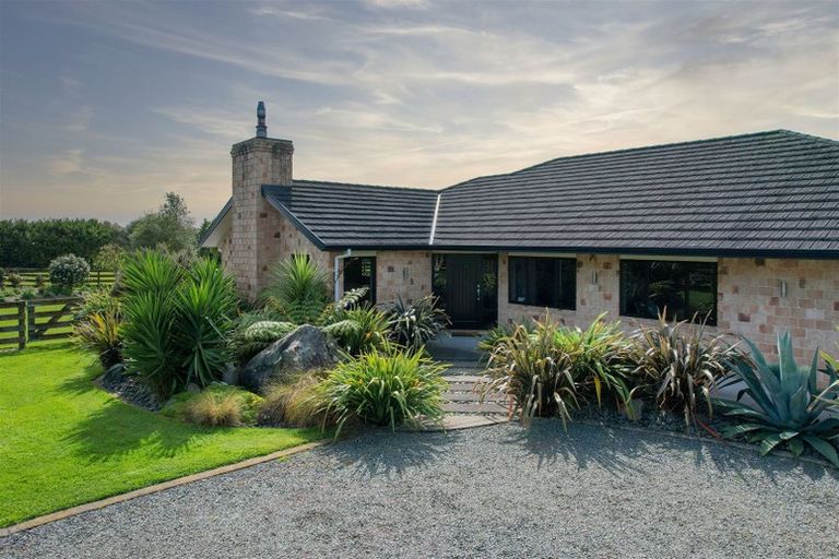 Photo of property in 13 Pukematawai Lane, Levin, 5571