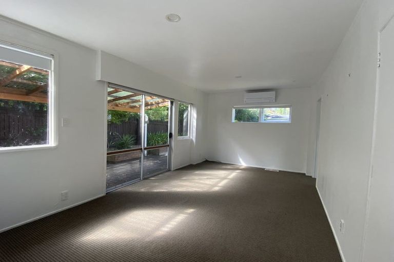Photo of property in 2/58 Peach Road, Glenfield, Auckland, 0629