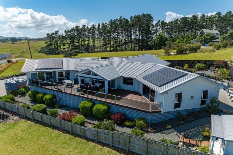 Photo of property in 11 Midgard Road, Coopers Beach, 0420