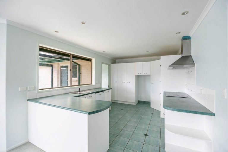 Photo of property in 22 Mahoney Drive, Albany, Auckland, 0632