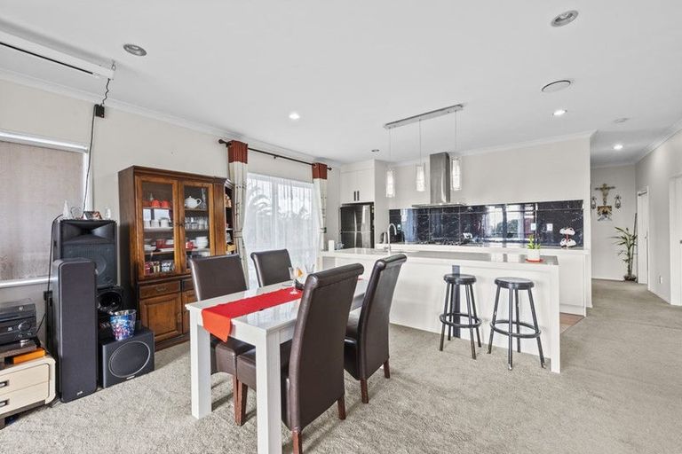 Photo of property in 57 Pitt Avenue, Clendon Park, Auckland, 2103