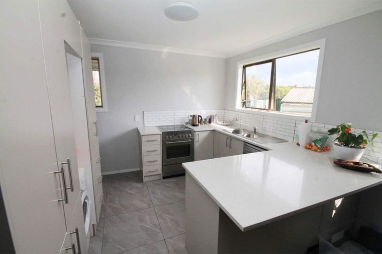 Photo of property in 71 Chichester Drive, Rosehill, Papakura, 2113