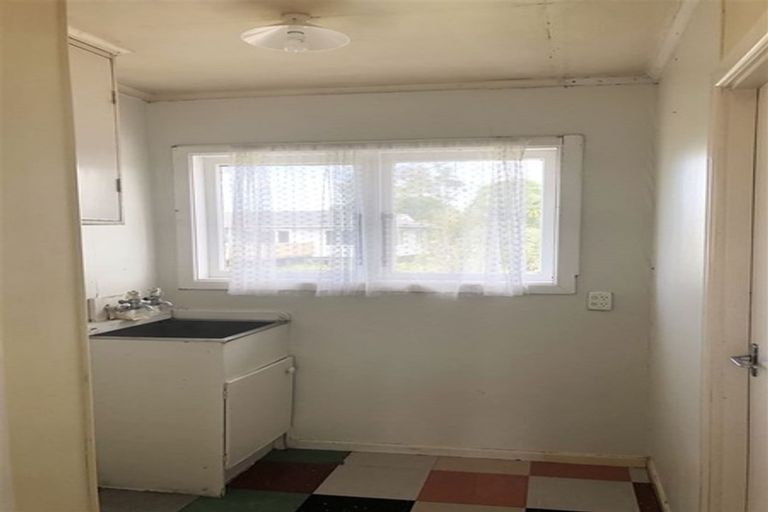 Photo of property in 75 Larnoch Road, Henderson, Auckland, 0610