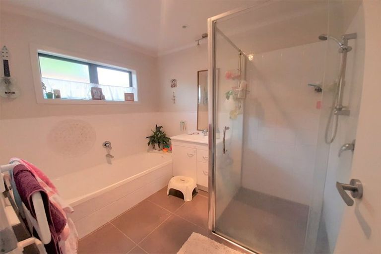 Photo of property in 15 Hogan Street, Pukekohe, 2120