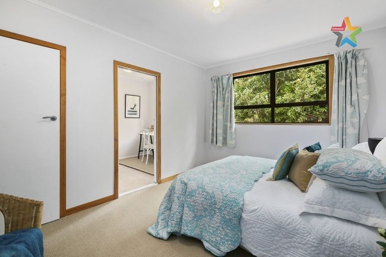 Photo of property in 51 Poto Road, Normandale, Lower Hutt, 5010