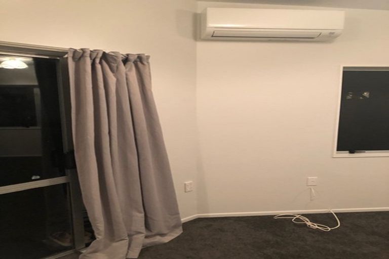 Photo of property in 53 Sikkim Crescent, Clover Park, Auckland, 2019