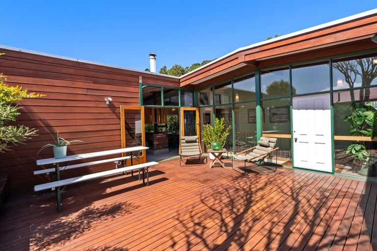 Photo of property in 6 Dorset Way, Wilton, Wellington, 6012