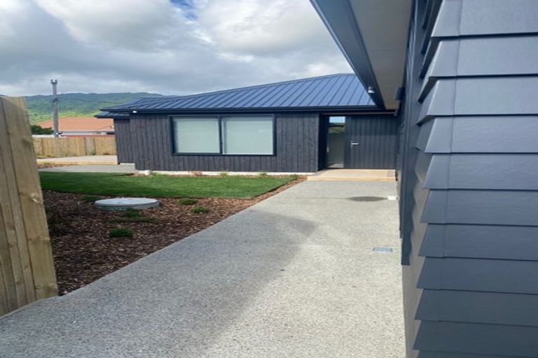 Photo of property in 19 Kaiwaru Place, Waikanae, 5036