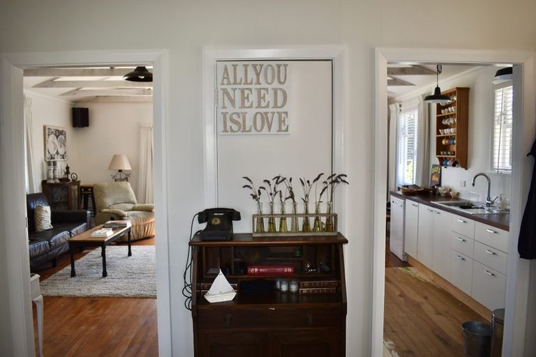 Photo of property in 60 Sarah Street, Waikawa Beach, Levin, 5573