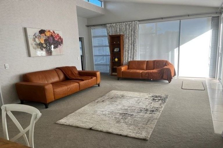 Photo of property in 13 Tranquility Rise, Mellons Bay, Auckland, 2014