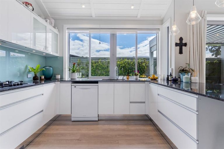 Photo of property in 7 Ian Place, Waihi Beach, 3611